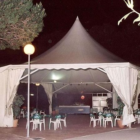 La Imperial Hotel Luceni Екстериор снимка
