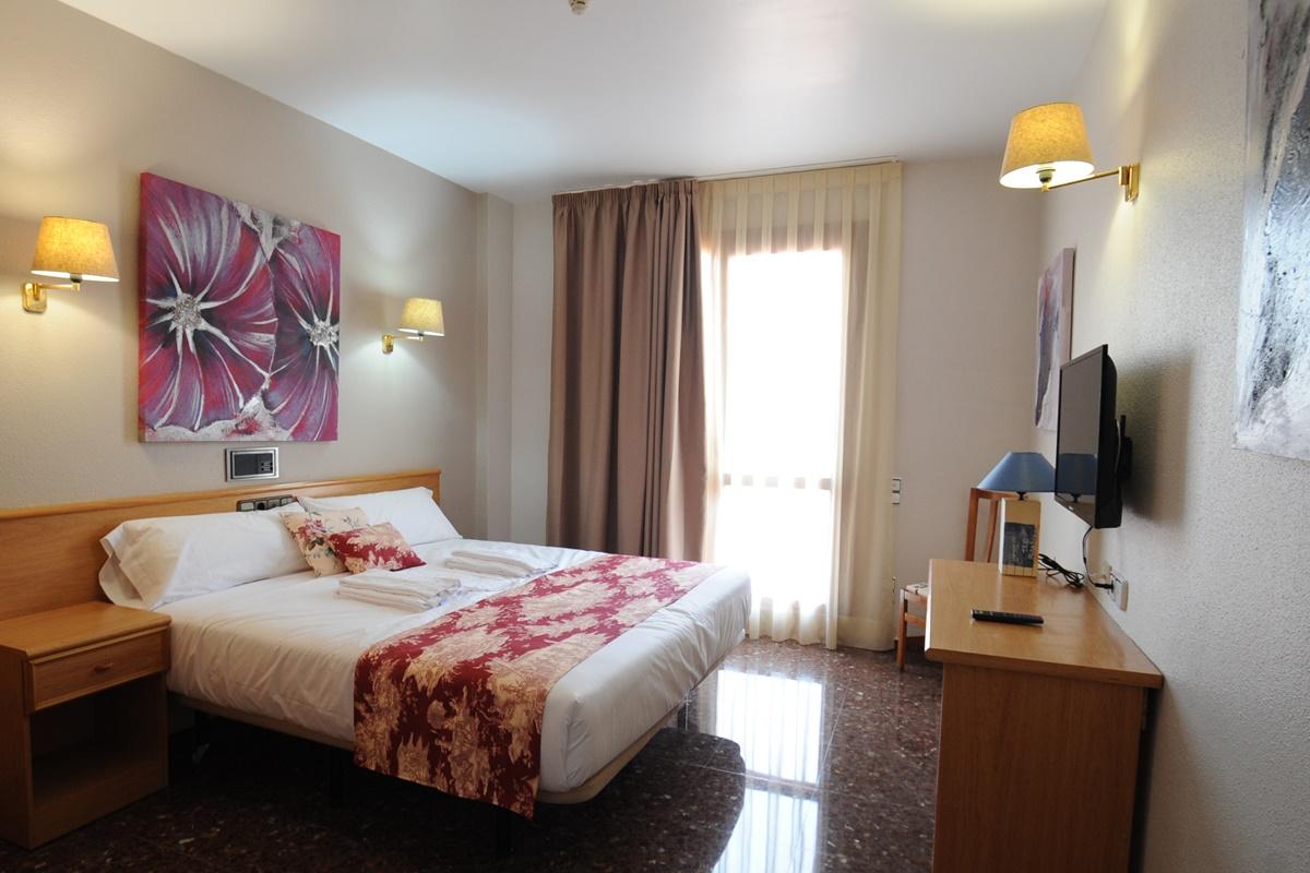 La Imperial Hotel Luceni Екстериор снимка