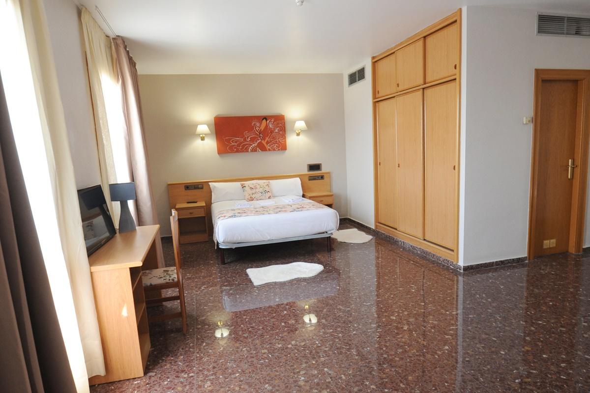La Imperial Hotel Luceni Екстериор снимка